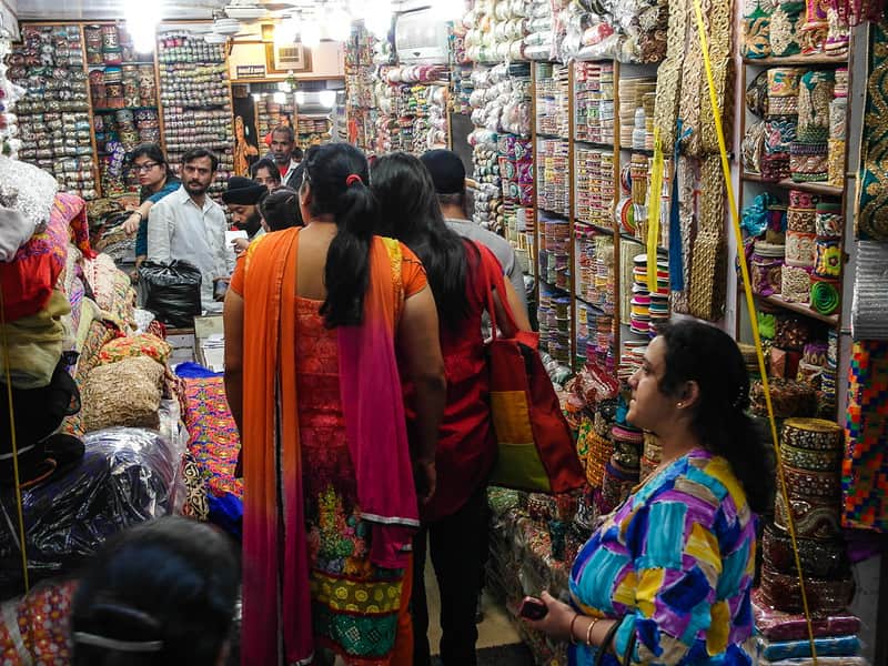 Saree Wholesale Market Delhi Chandni Chowk. | #IndiaMarketVlogs होलसेल  दामों में 1भी पीस मिलेगा | Exclusive Designer Sarees | Saree Wholesale Market  Chandni Chowk.... | By India Market VlogsFacebook