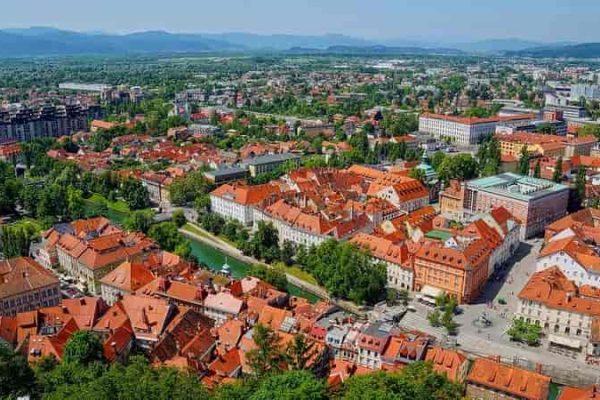 35284951305_2447f8c4ff_c-min-min Ljubljana - Europe's Hidden Gem
